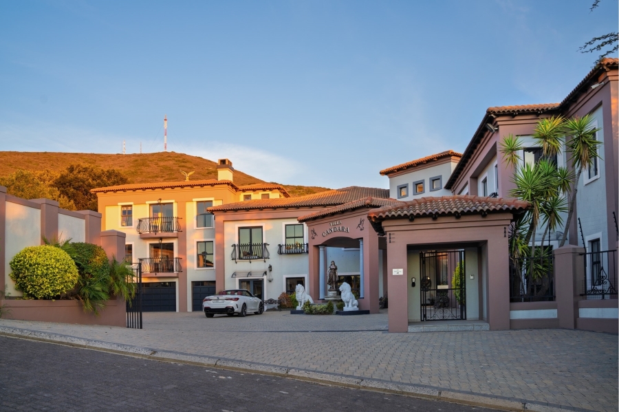 13 Bedroom Property for Sale in Plattekloof 3 Western Cape